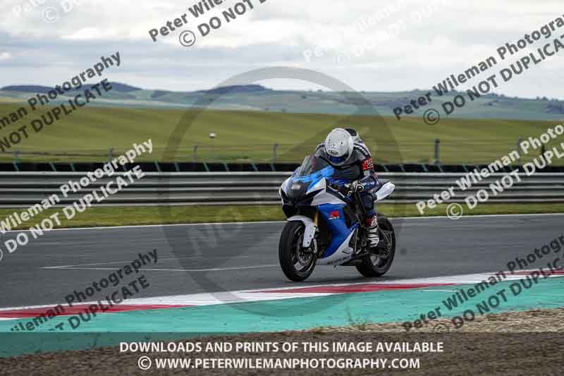 cadwell no limits trackday;cadwell park;cadwell park photographs;cadwell trackday photographs;enduro digital images;event digital images;eventdigitalimages;navarra;no limits trackdays;peter wileman photography;racing digital images;trackday digital images;trackday photos